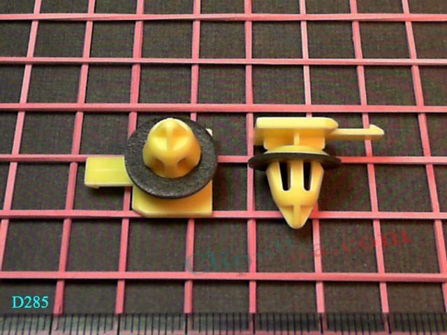 Spinki mocowania ozdobnej nakładki na zewnętrznym lusterku Mercedes A-klasa W169  - D285