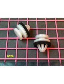 Spinki mocowania ozdobnej nakładki na zewnętrznym lusterku Mercedes Sprinter - D578