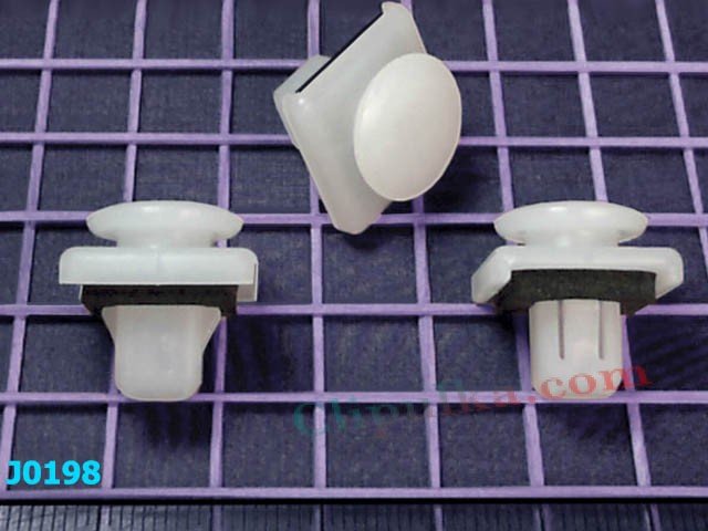 Пистоны крепления задних фонарей Suzuki SX4 - J0198