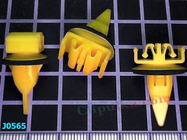 Клипса крепления листвы порога Toyota FJ CRUISER - J0565