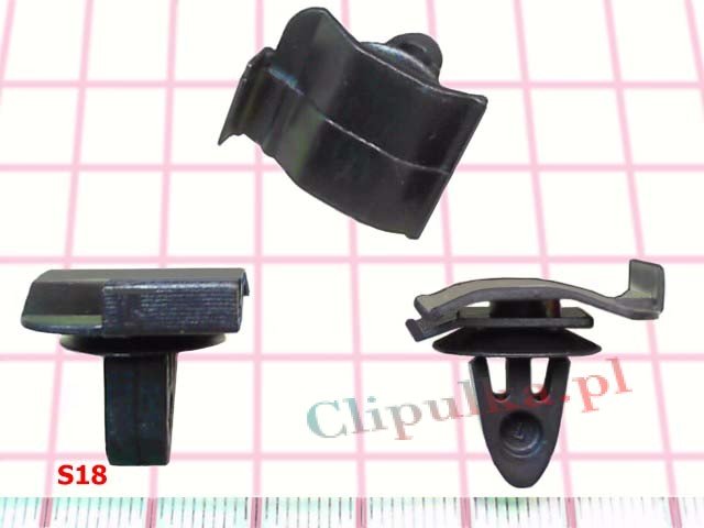 Clips fastening the tailgate trim  Volvo 850 - S18